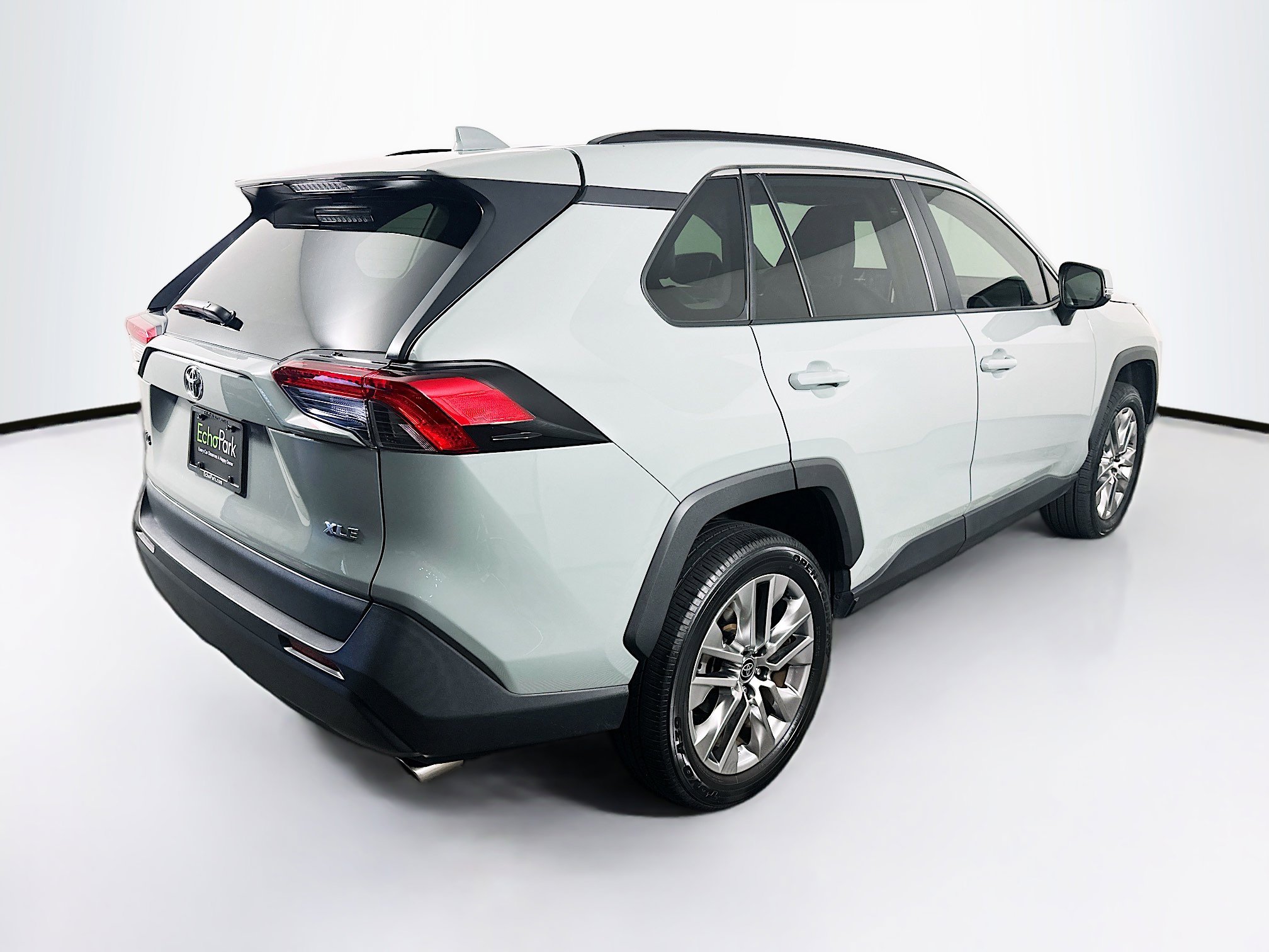 Used 2023 Toyota RAV4 XLE Premium image 9