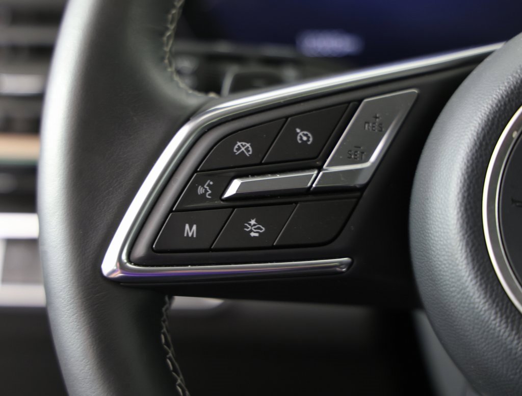 Certified 2025 Buick Envision Sport Touring image 14