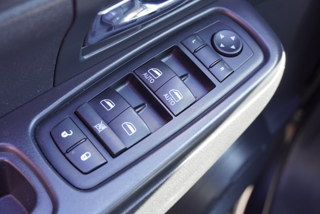 Used 2011 Jeep Liberty Sport image 16