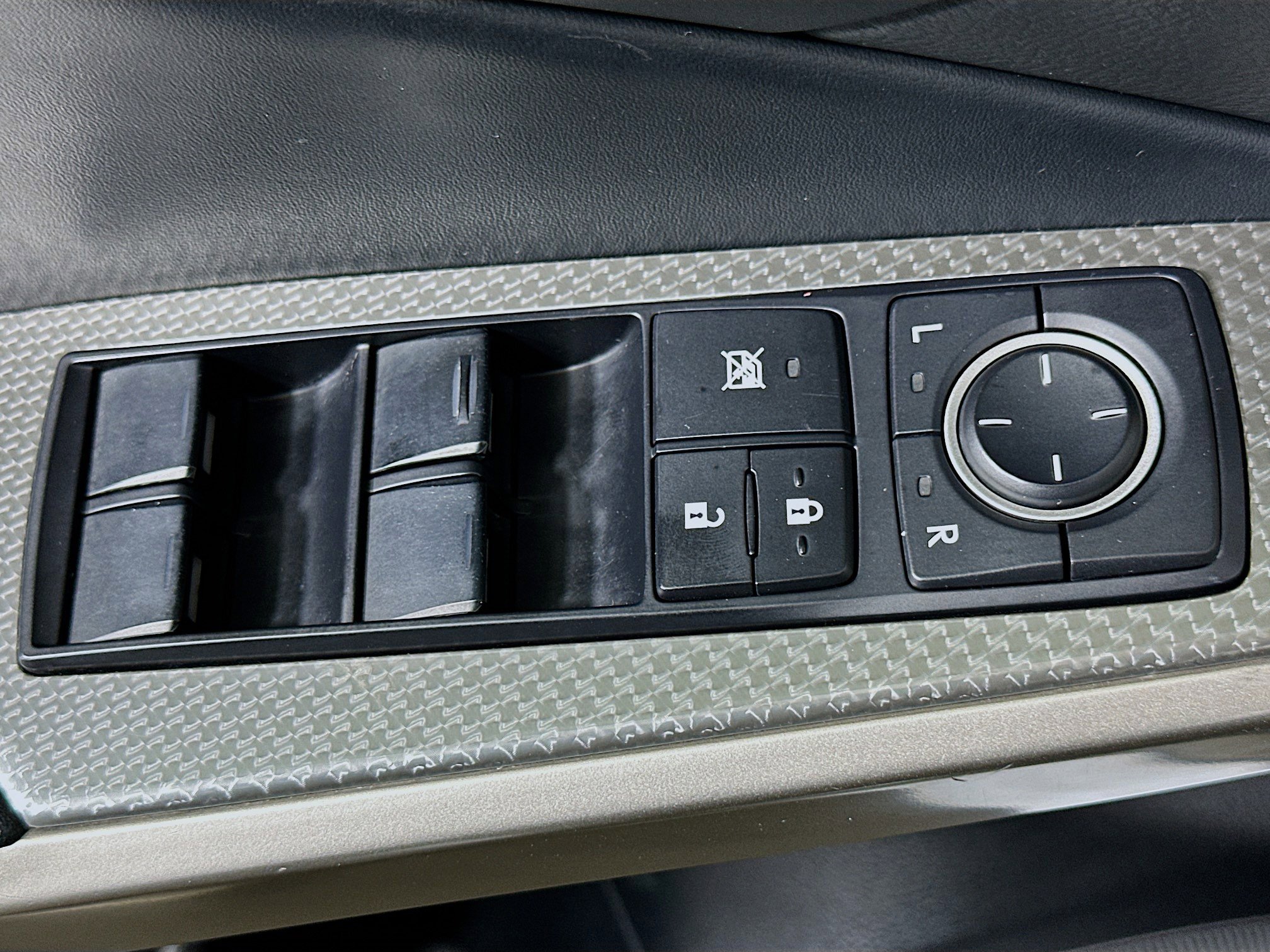 Used 2016 Lexus IS 300 AWD image 15