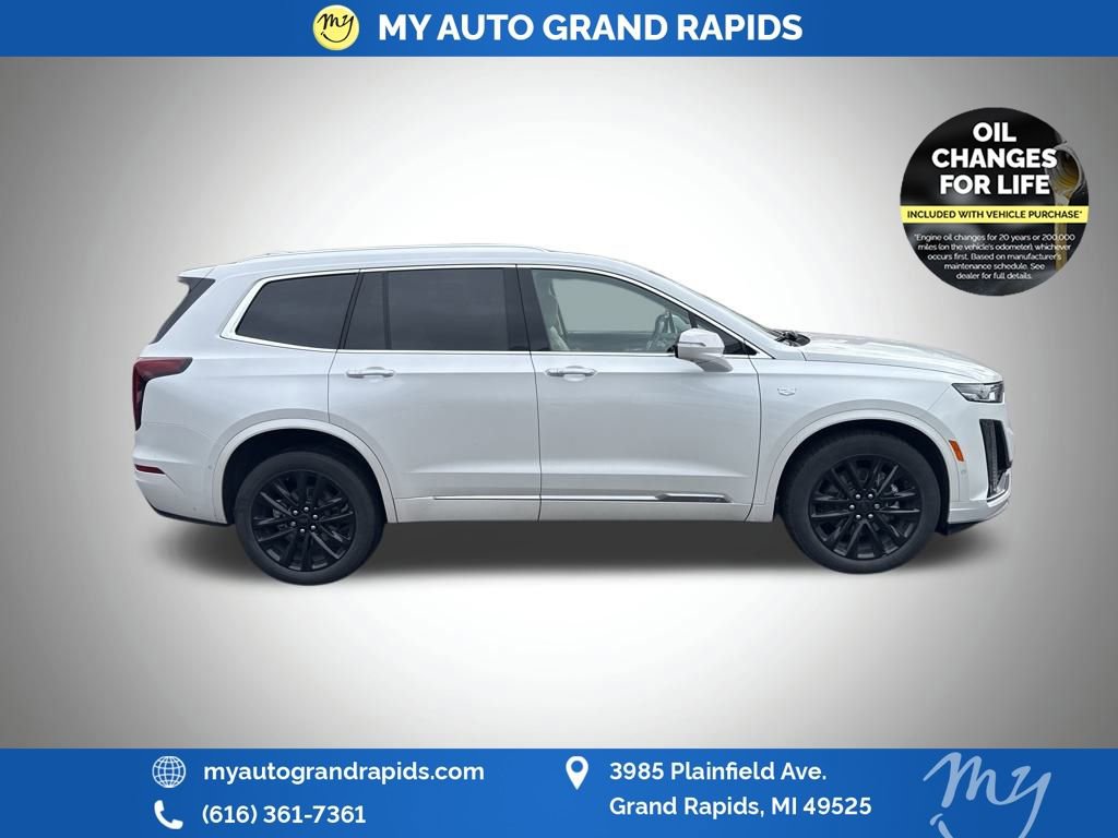 Used 2022 Cadillac XT6 Premium Luxury w/ Technology Package image 3
