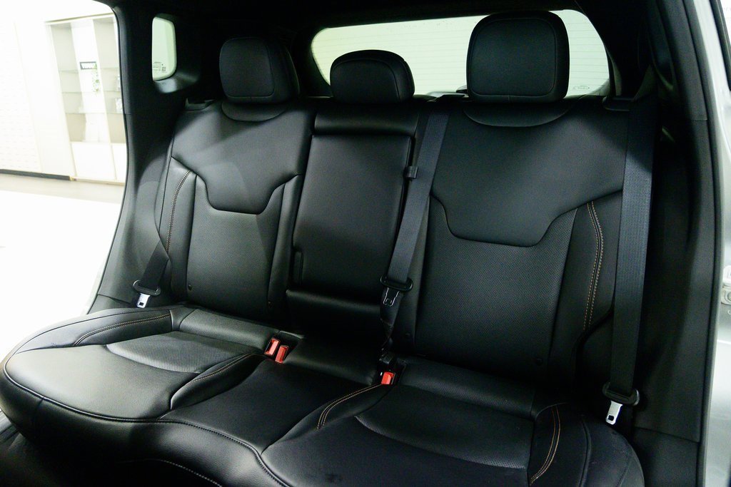 Used 2023 Jeep Compass Limited image 16