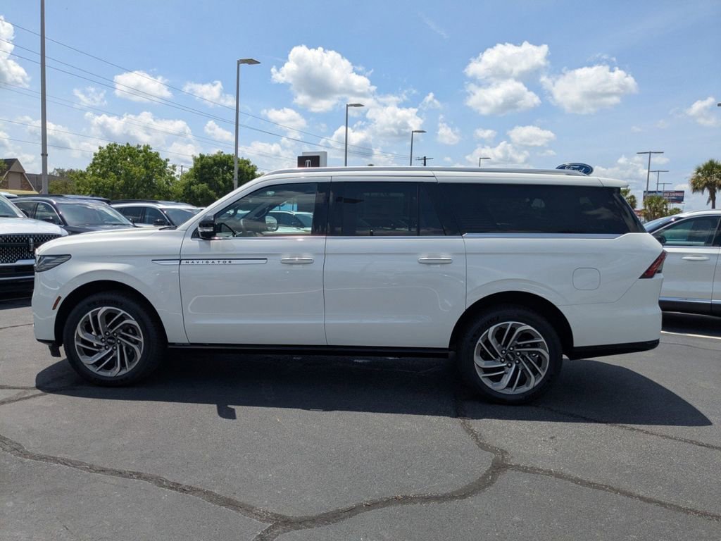 New 2026 Lincoln Navigator L Reserve AWD/4WD image 7