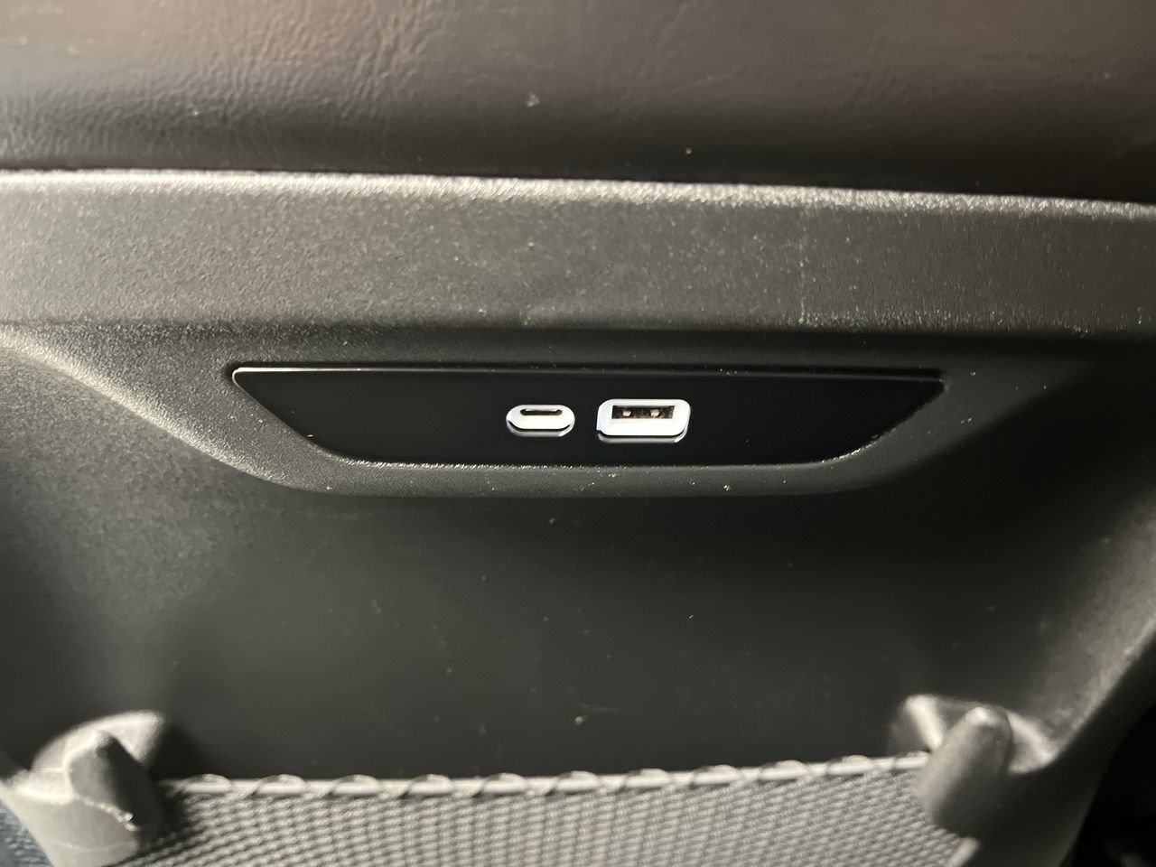 Used 2025 Chrysler Pacifica Select FWD image 11