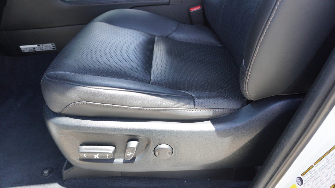 Certified 2022 Lexus GX 460 Luxury w/ Accessory Package AWD/4WD image 26