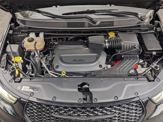 Certified 2021 Chrysler Pacifica Touring-L w/ S Appearance Package image 33