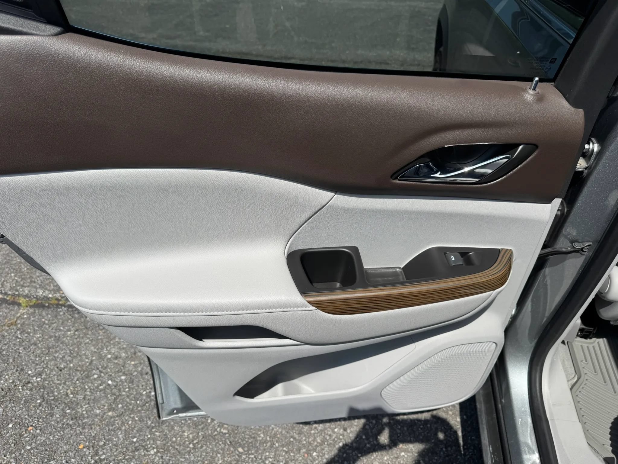 Used 2023 GMC Acadia SLE AWD/4WD image 34