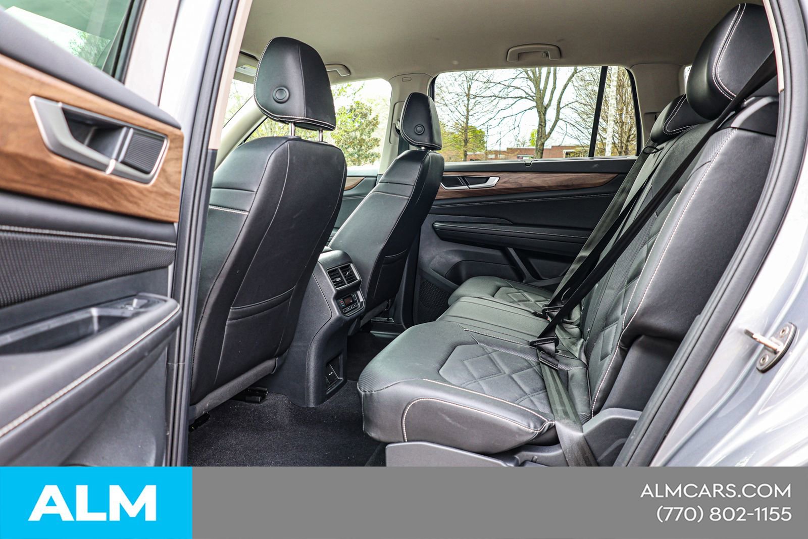 Used 2025 Volkswagen Atlas SE FWD image 19