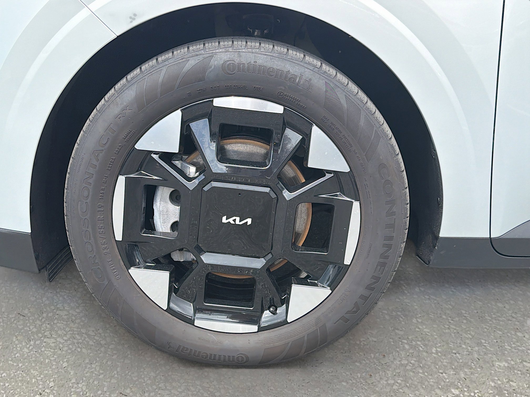 Used 2025 Kia Carnival EX image 43