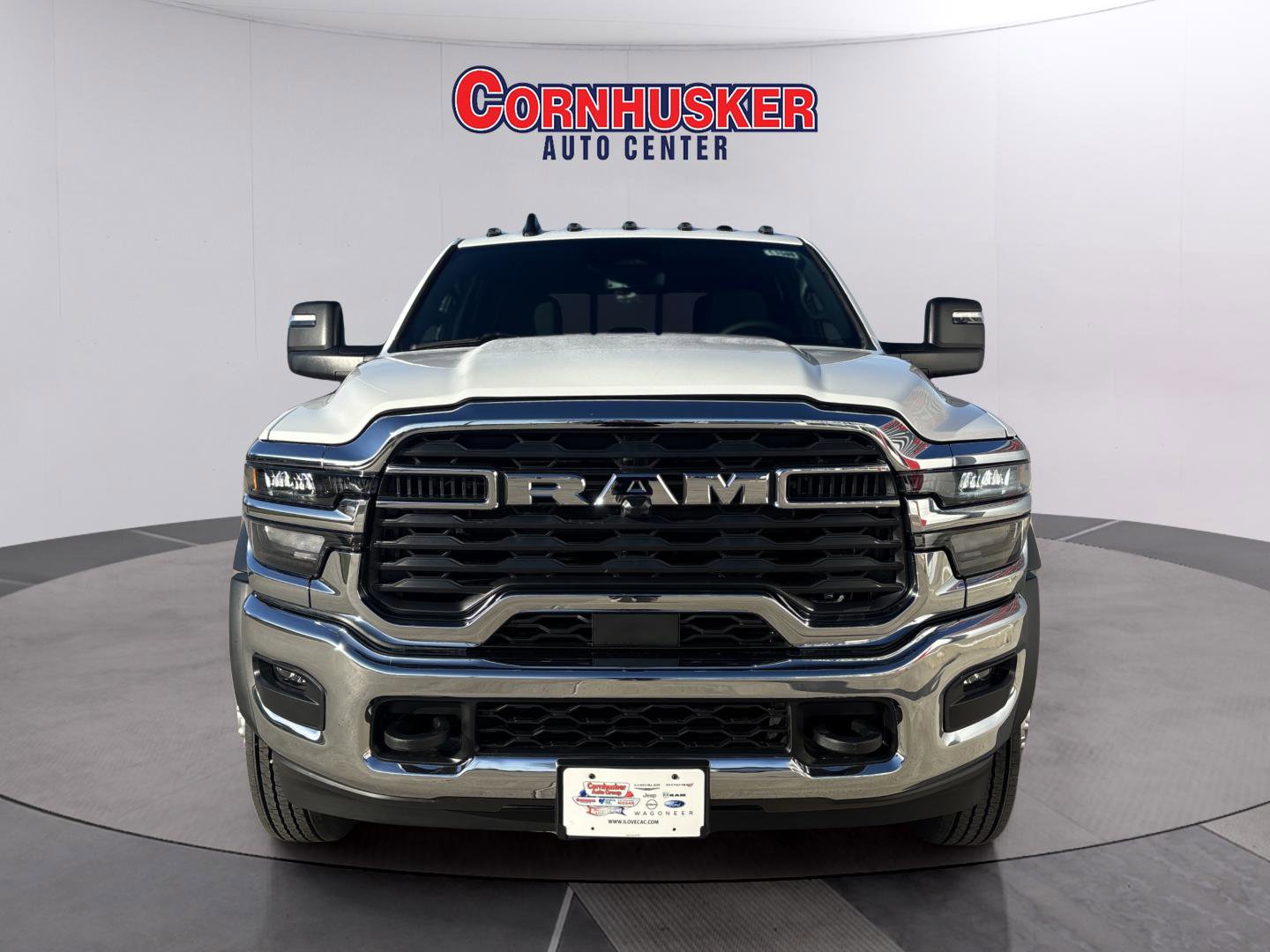 New 2026 RAM 5500 4x4 Crew Cab image 2