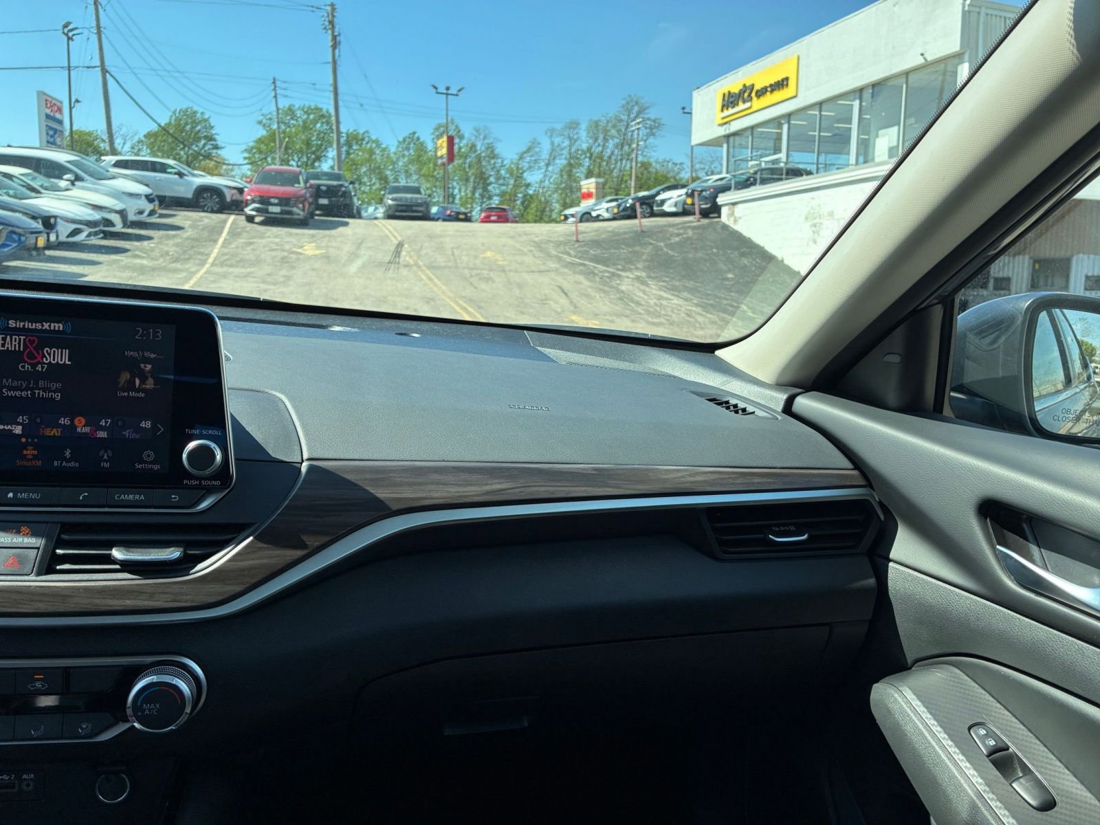 Used 2024 Nissan Altima 2.5 SV FWD image 35