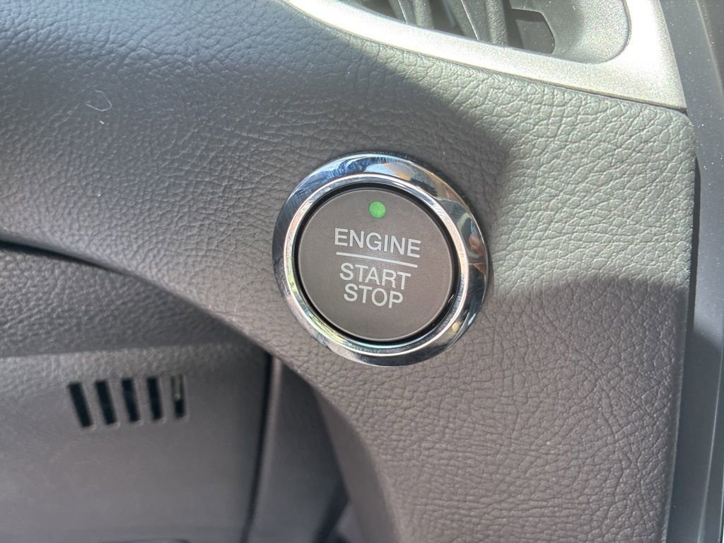 Used 2022 Ford Edge SEL w/ Convenience Package image 32