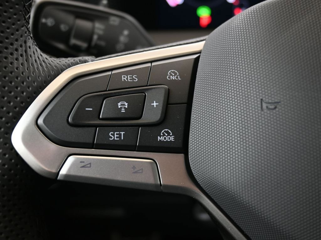 New 2026 Volkswagen Tiguan SE R-Line image 26