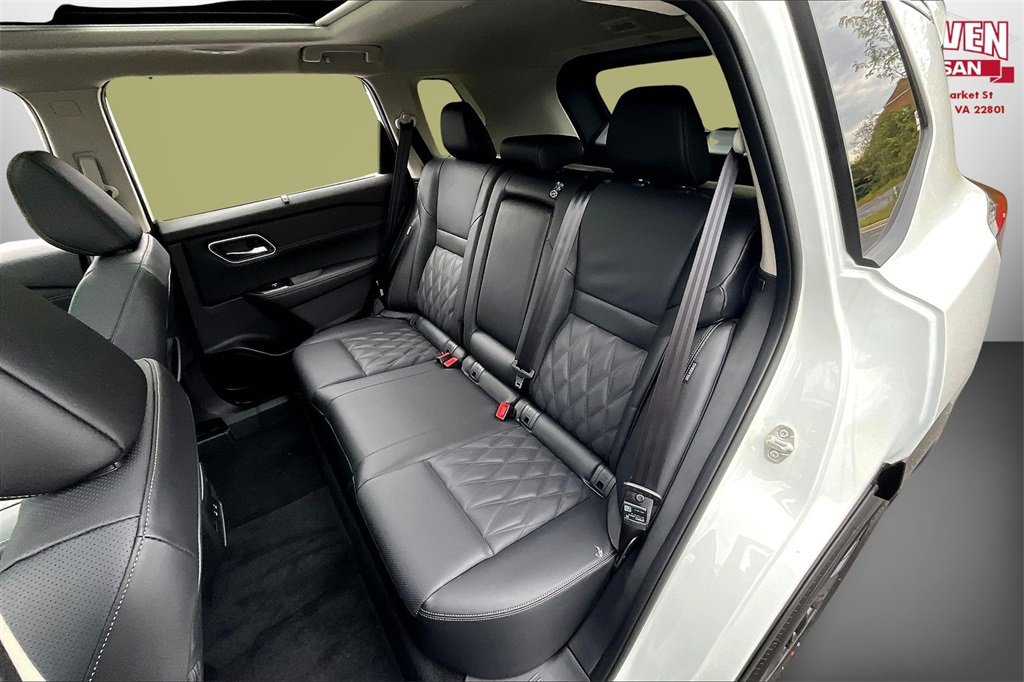 New 2026 Nissan Rogue Platinum image 27