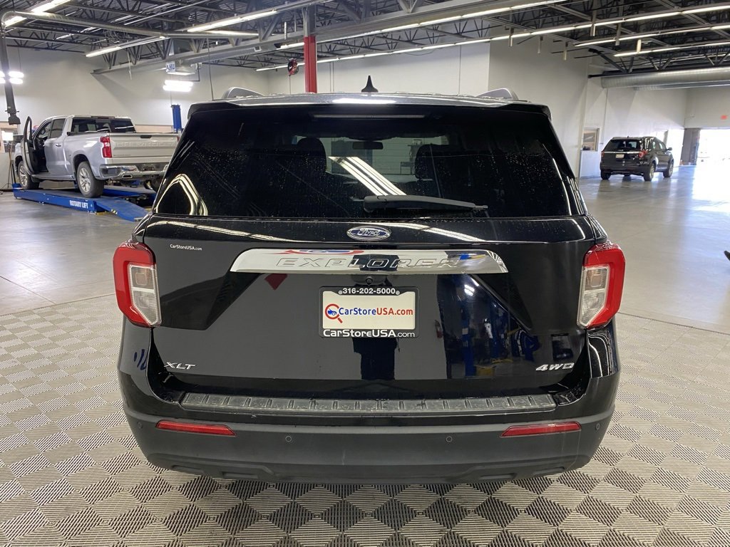 Used 2022 Ford Explorer XLT image 7