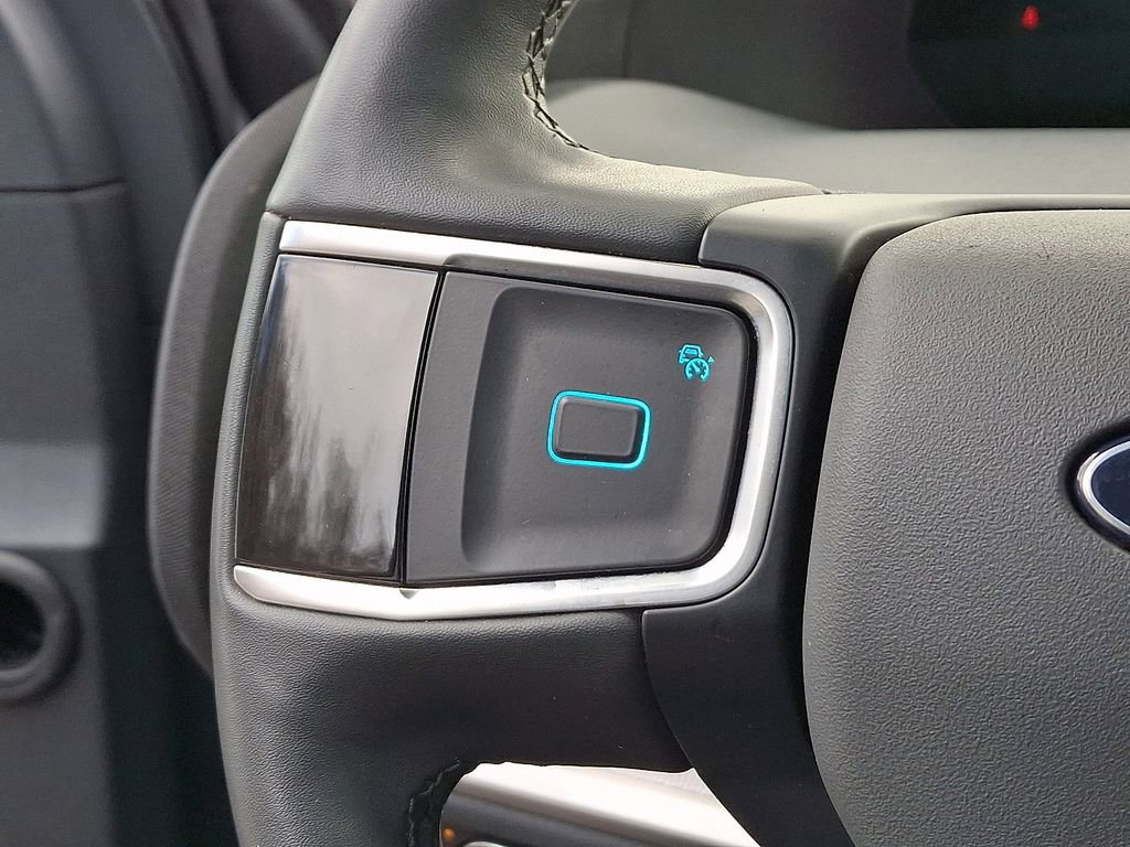 Certified 2025 Ford Expedition Active image 23