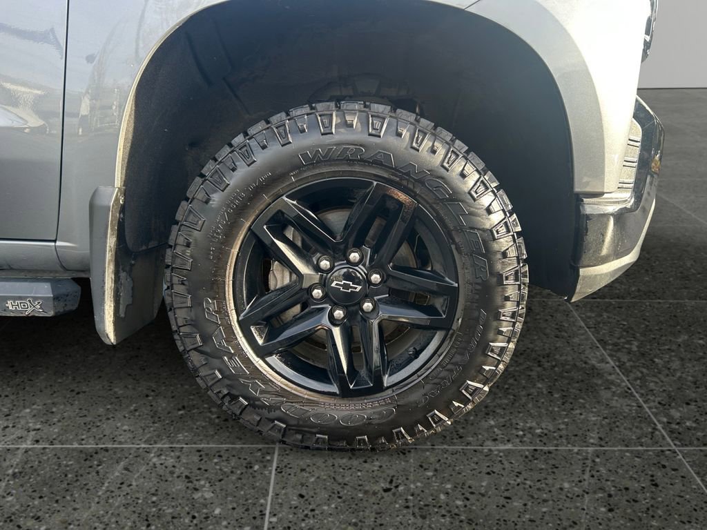 Used 2020 Chevrolet Silverado 1500 LT Trail Boss image 9