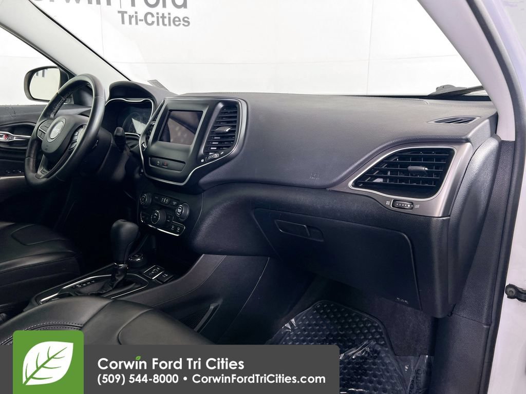 Used 2020 Jeep Cherokee Latitude Plus w/ Cold Weather Group AWD/4WD image 28