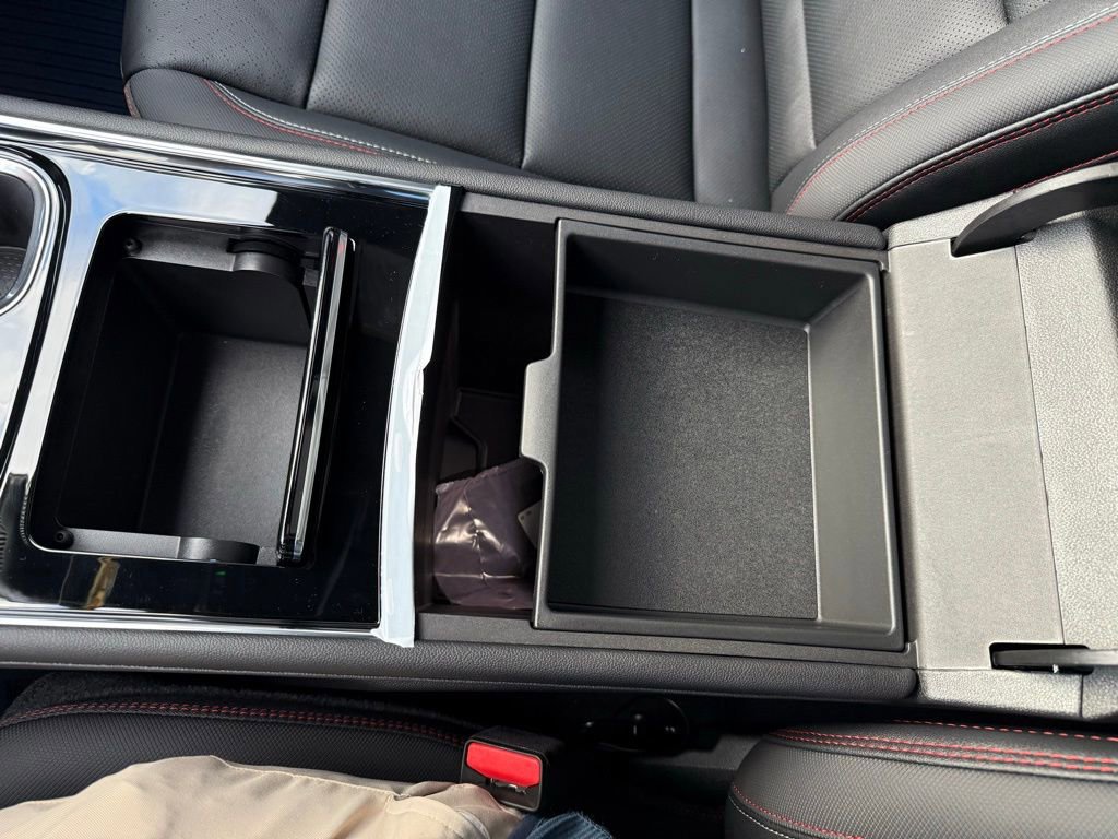 New 2026 Chevrolet Traverse RS w/ LPO, Floor Liner Package image 37