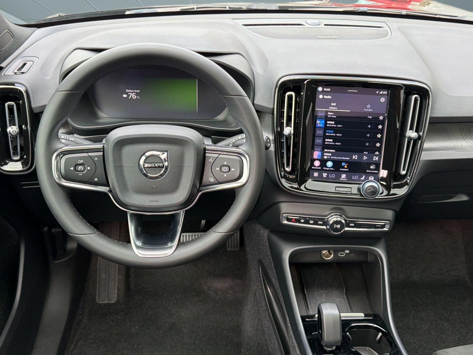 Used 2023 Volvo XC40 Recharge Ultimate AWD/4WD image 29