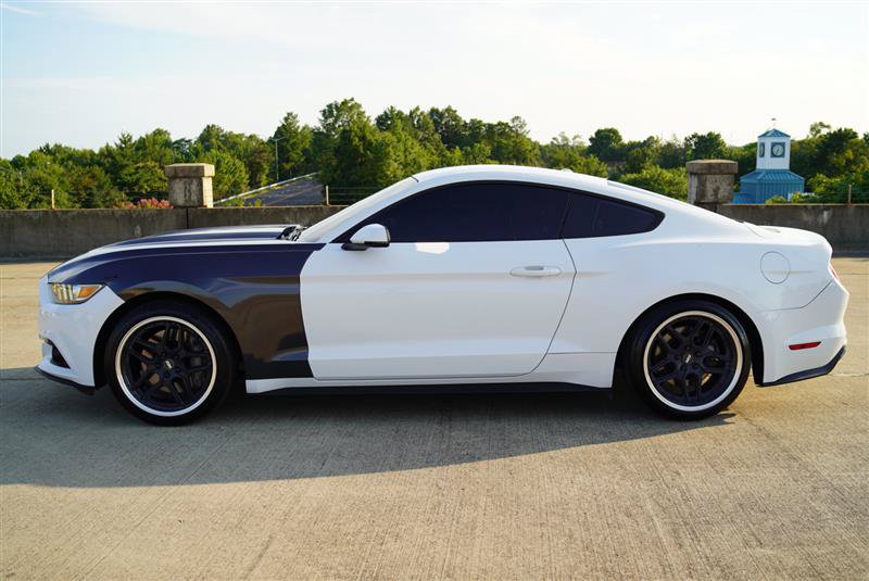 Used 2015 Ford Mustang Coupe RWD image 2