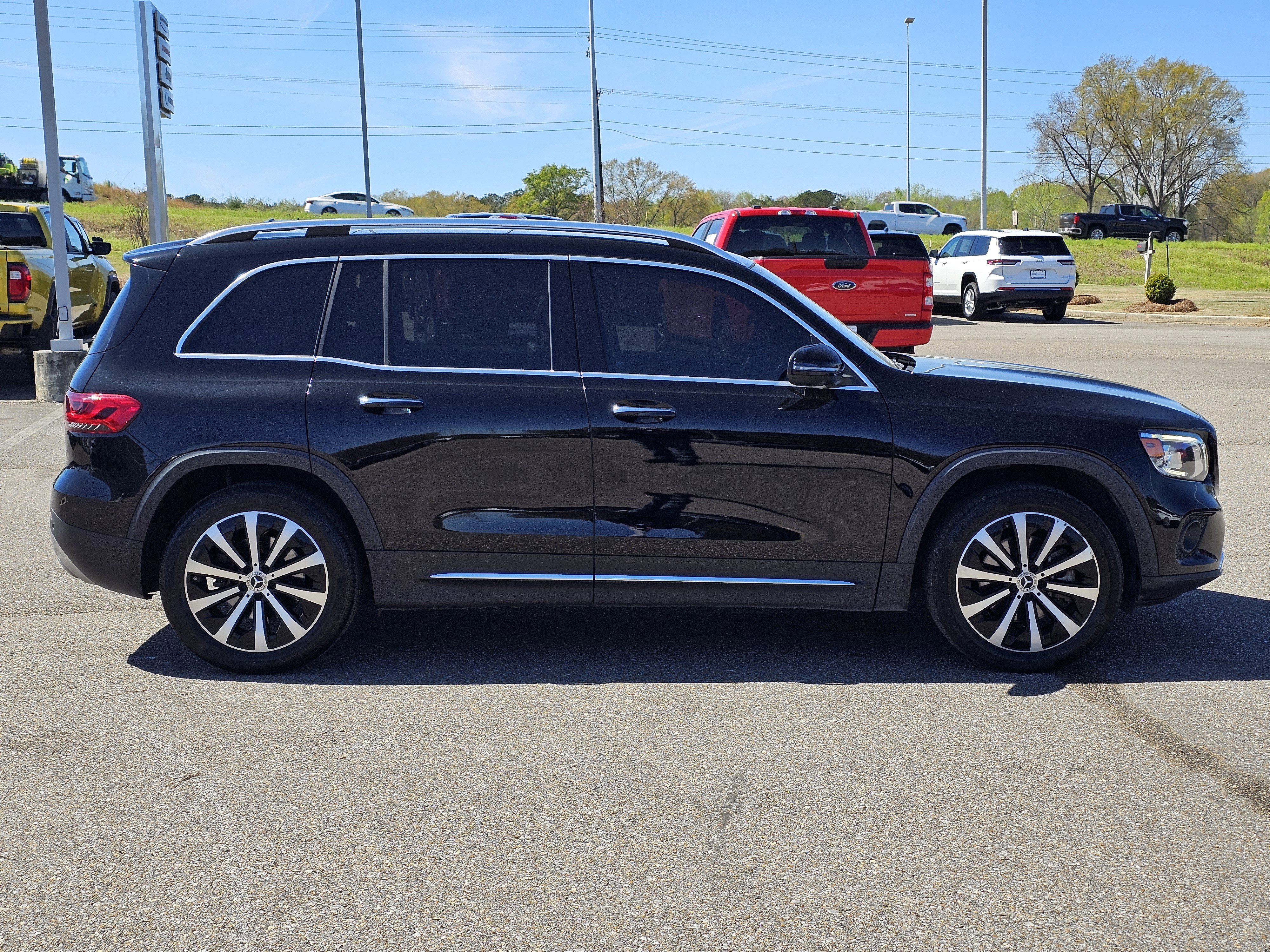 Used 2022 Mercedes-Benz GLB 250 GLB 250 SUV image 7