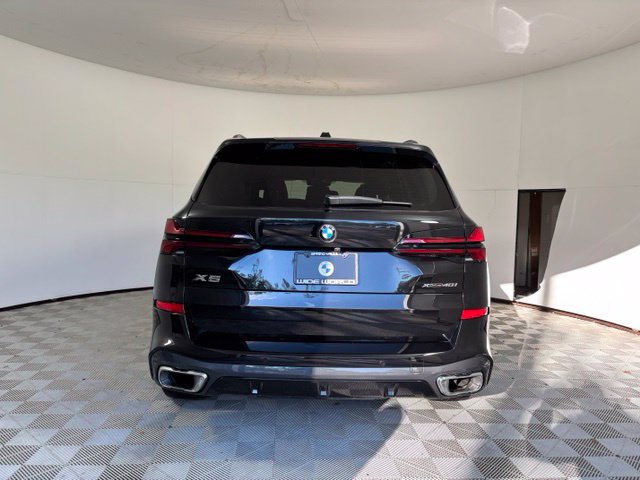 Used 2024 BMW X5 xDrive40i w/ M Sport Package AWD/4WD image 6