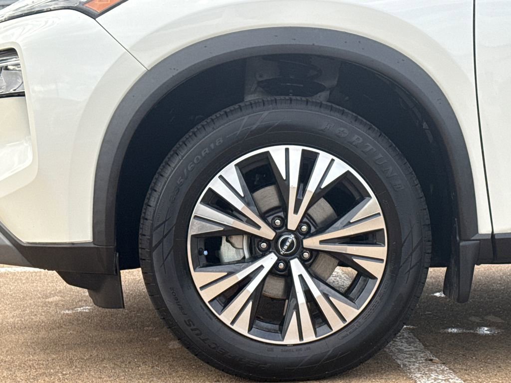 Used 2023 Nissan Rogue SV image 6