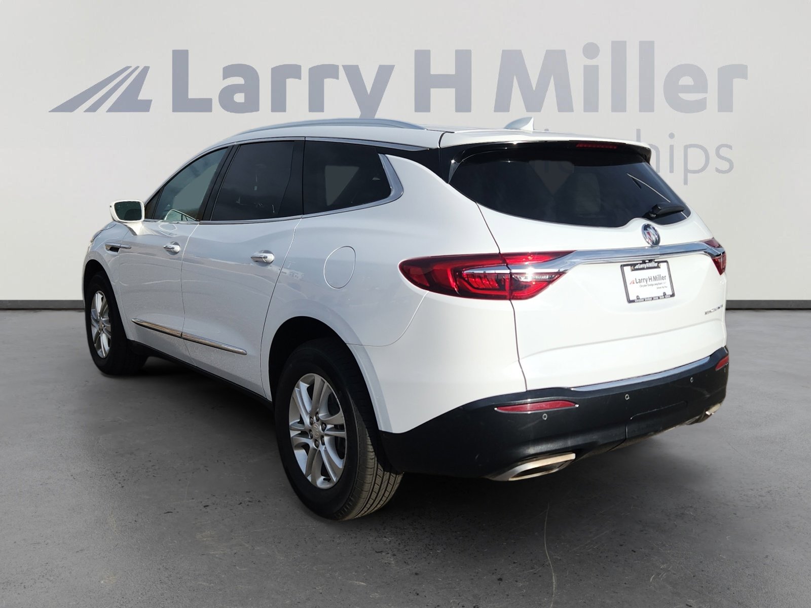 Used 2019 Buick Enclave Essence image 4