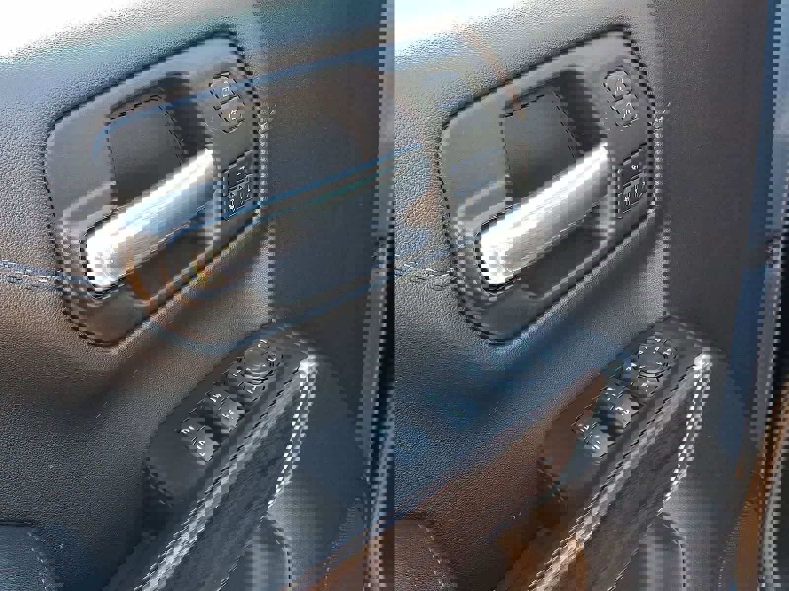 Used 2021 GMC Sierra 1500 SLT w/ SLT Premium Package image 29