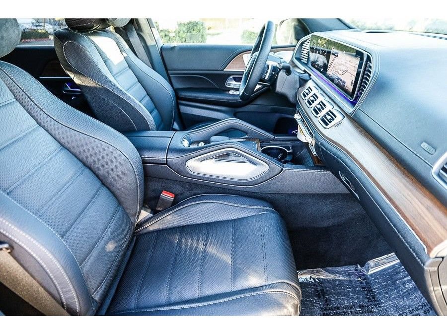 New 2026 Mercedes-Benz GLS 580 4MATIC image 17