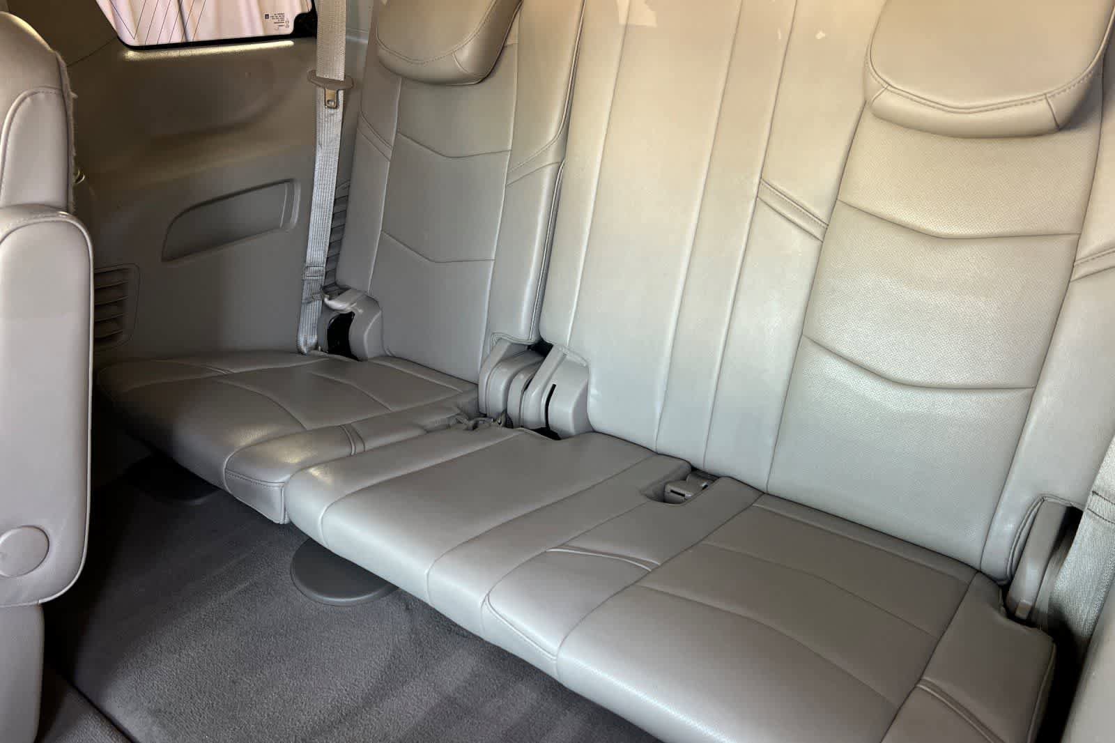 Used 2020 Cadillac Escalade Luxury AWD/4WD image 17