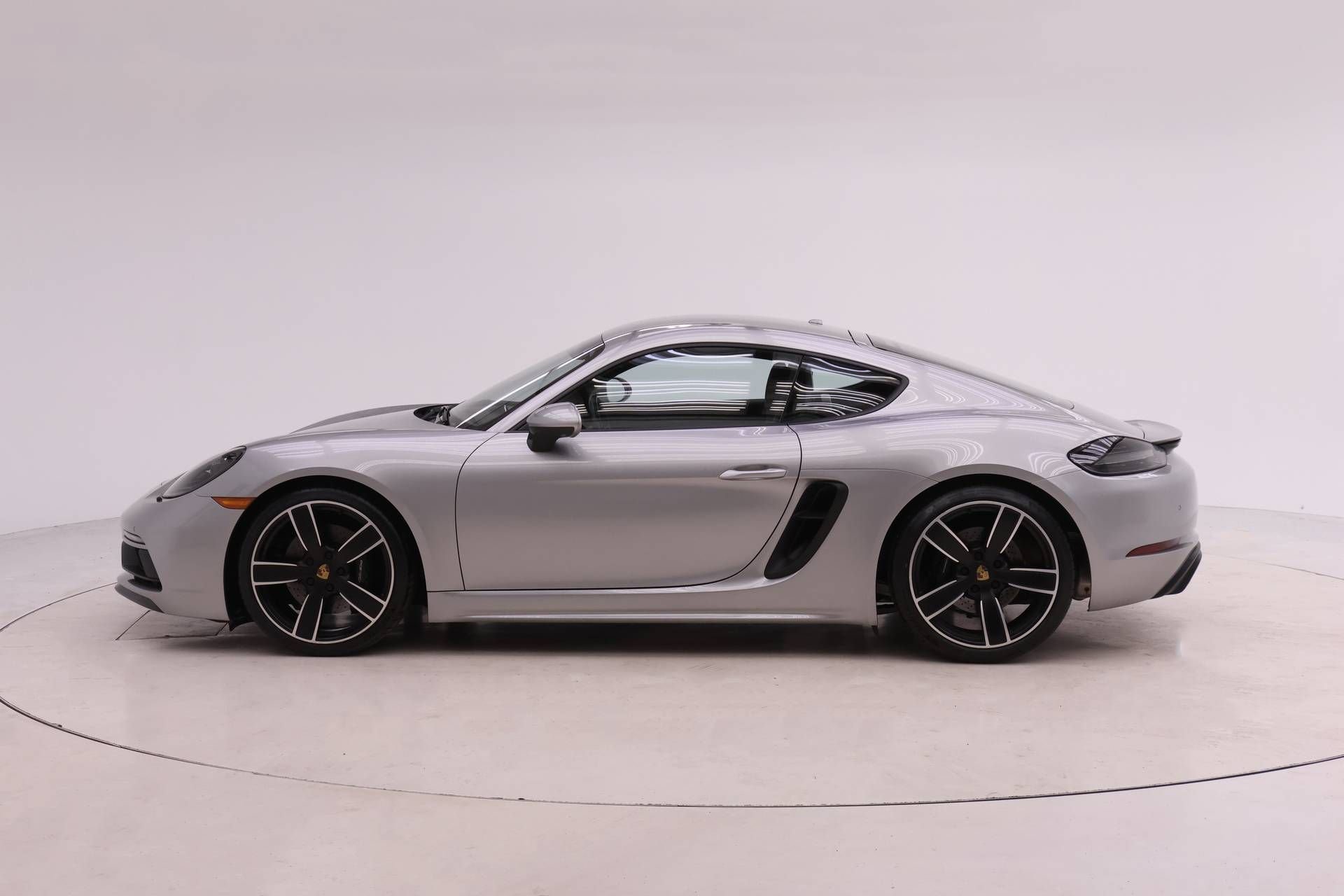 Certified 2023 Porsche 718 Cayman GTS image 2