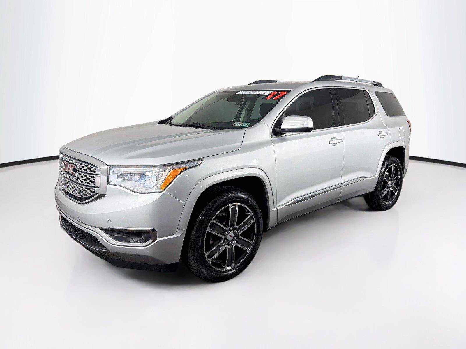 Used 2017 GMC Acadia Denali w/ Technology Package FWD image 7