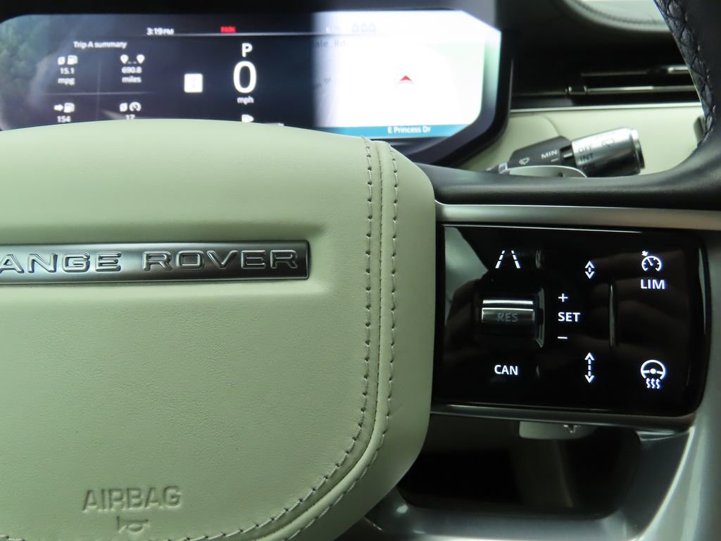 Used 2022 Land Rover Range Rover SE image 12