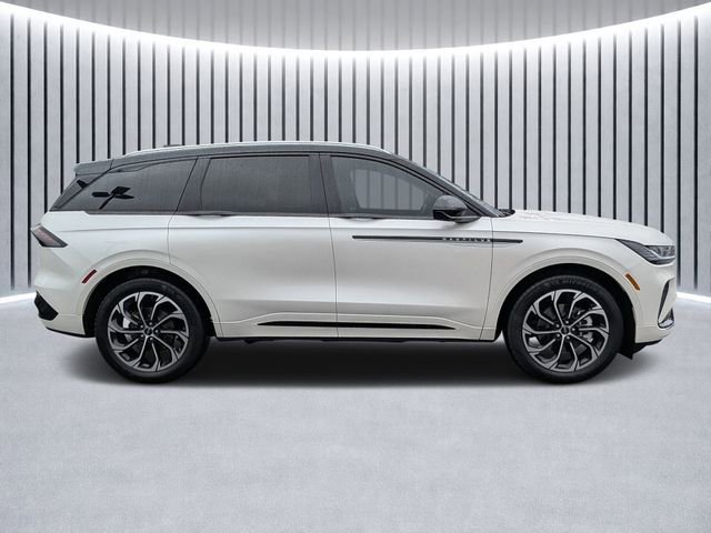 New 2026 Lincoln Nautilus Reserve AWD/4WD image 2