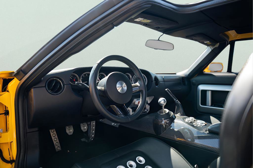 Used 2006 Ford GT RWD image 26