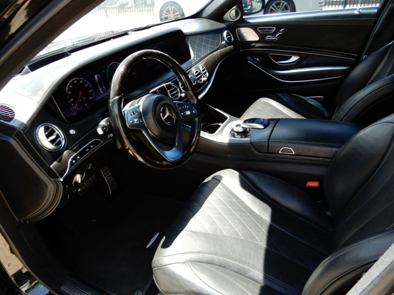 Used 2018 Mercedes-Benz S 560 Sedan w/ AMG Line Exterior image 12