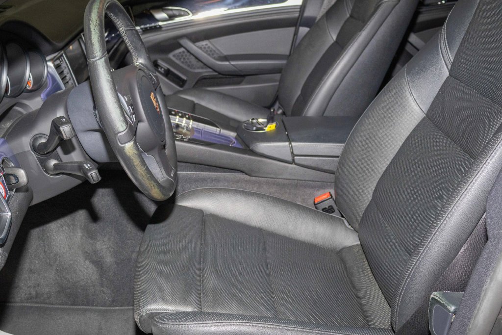 Used 2015 Porsche Panamera 4 AWD/4WD image 11