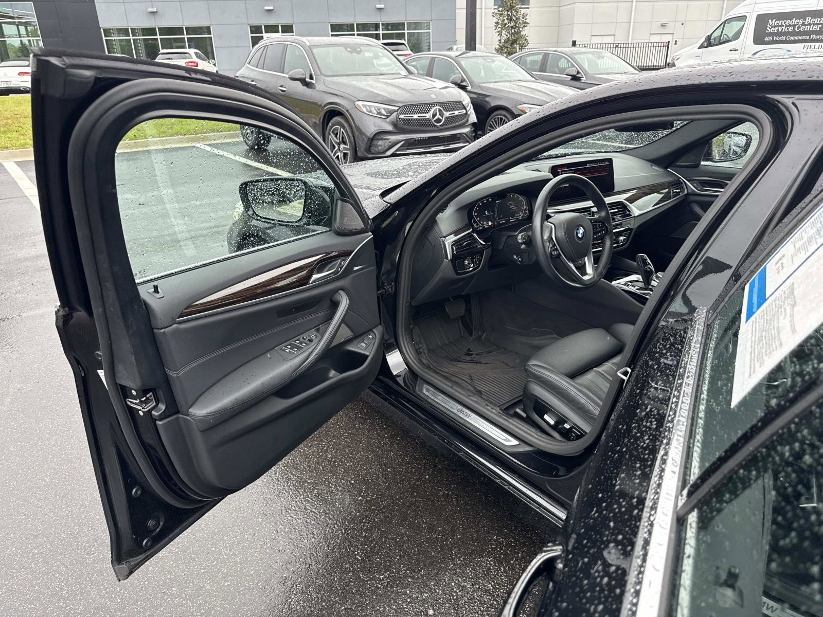 Used 2023 BMW 530e xDrive w/ Premium Package image 17