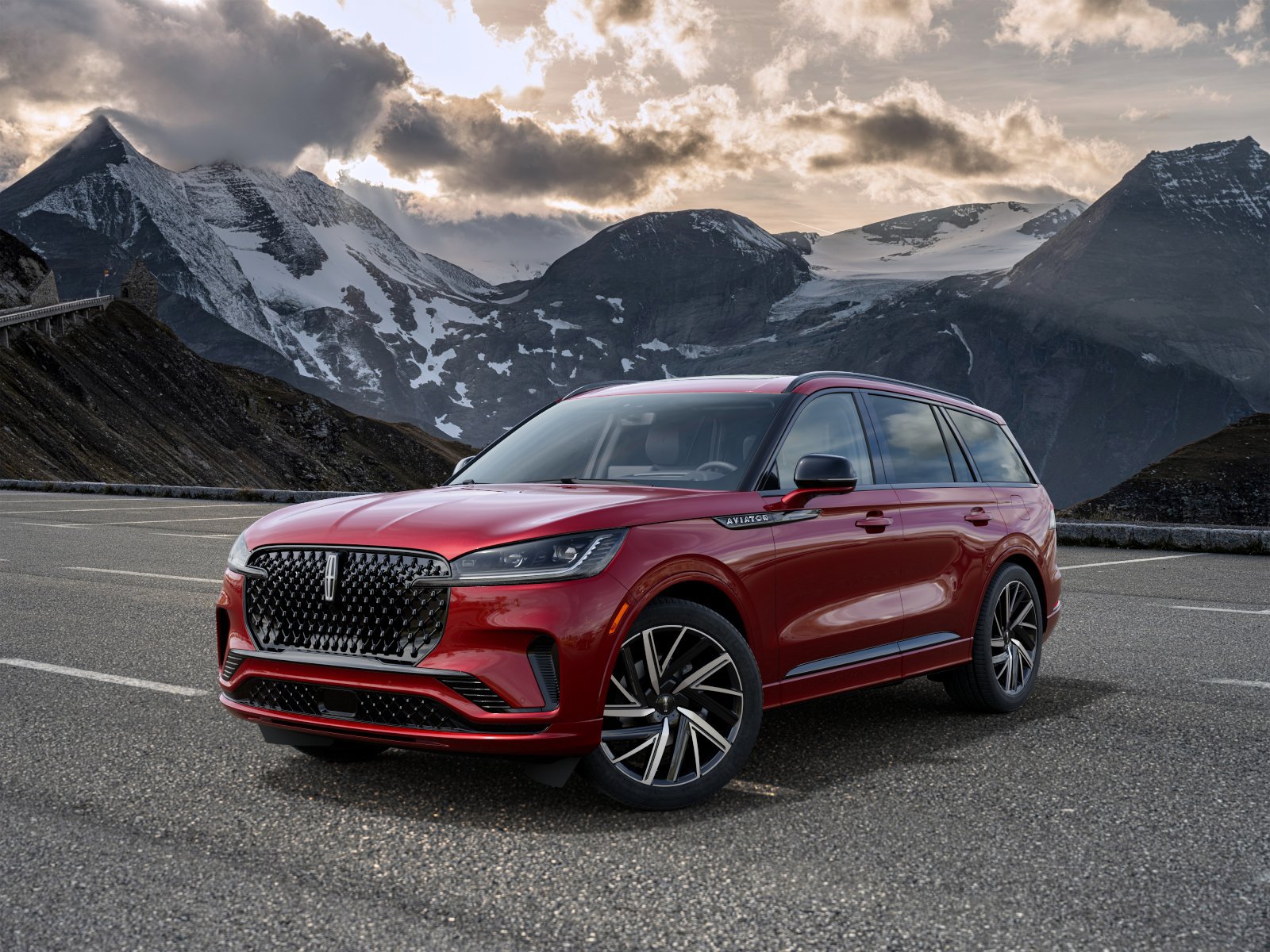 New 2027 Lincoln Aviator Black Label w/ Jet Appearance Package AWD/4WD image 2