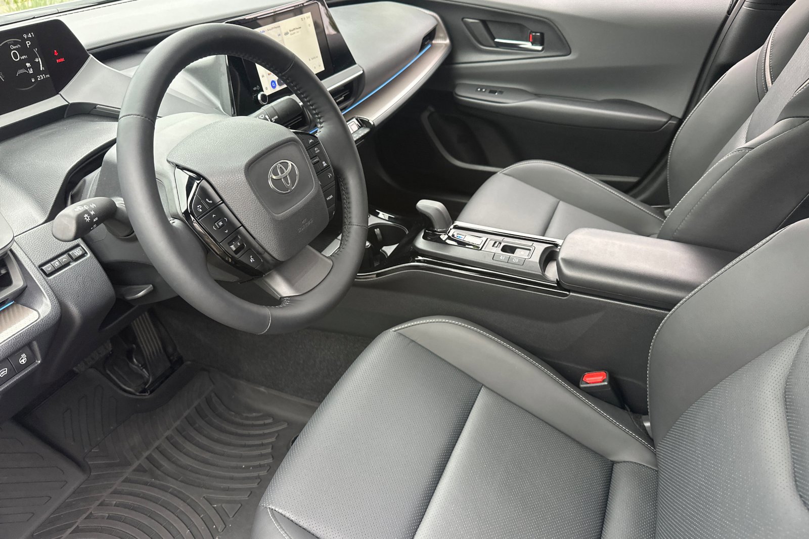 Used 2024 Toyota Prius LE image 10