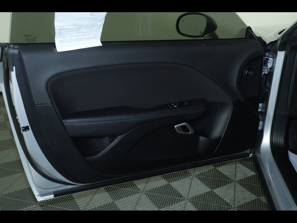 Used 2022 Dodge Challenger R/T w/ Driver Convenience Group image 18