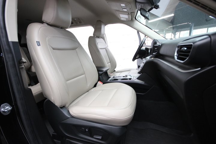 Used 2022 Ford Explorer XLT w/ Equipment Group 202A image 37