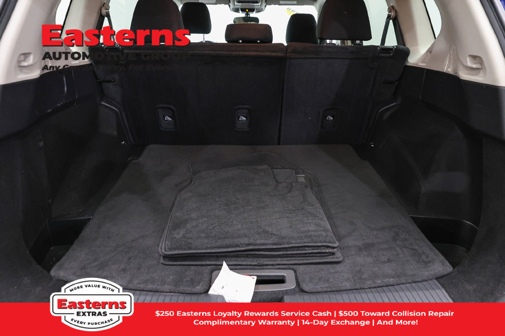 Used 2023 Nissan Rogue S AWD/4WD image 10