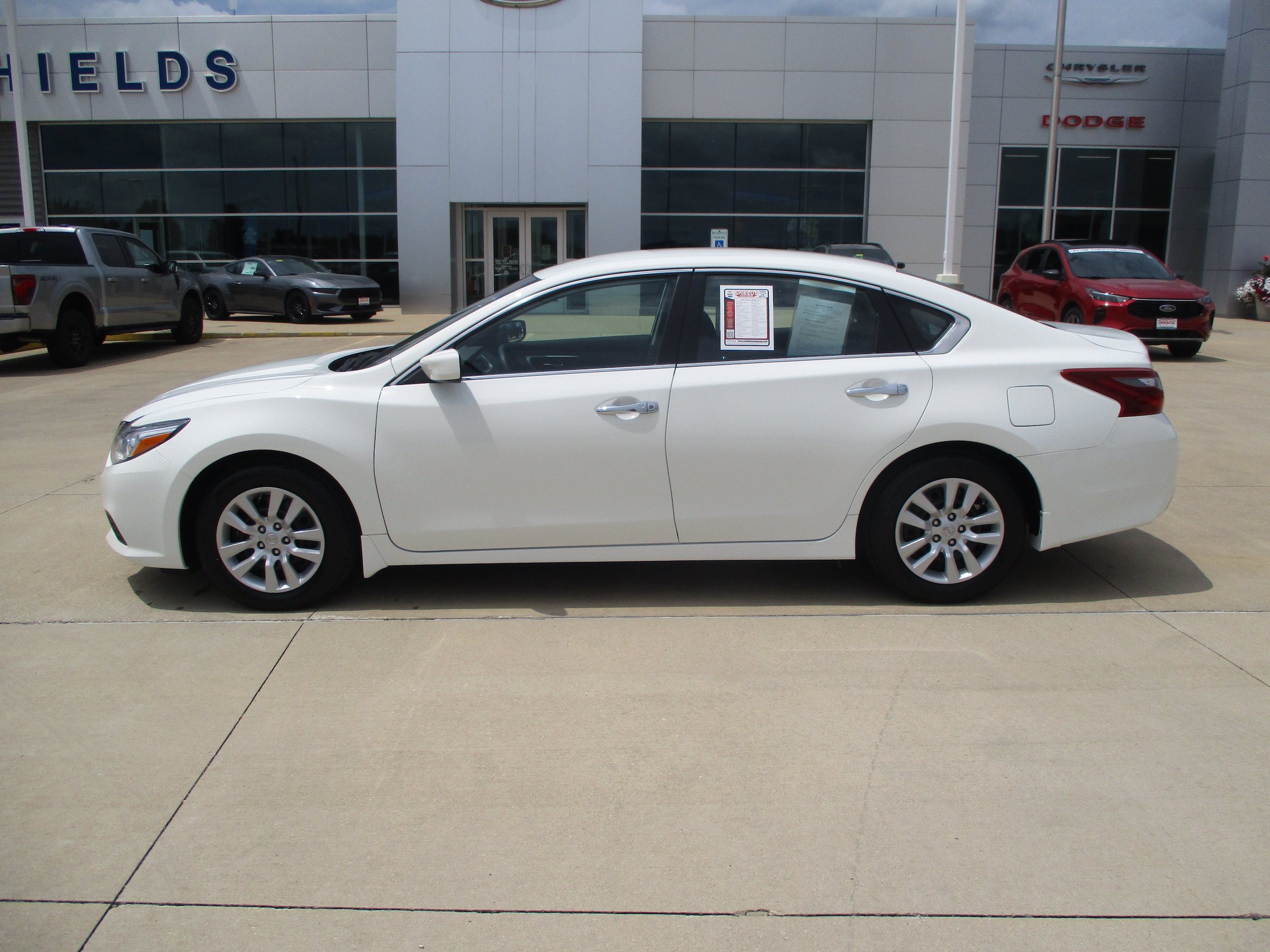Used 2018 Nissan Altima 2.5 S w/ S Convenience Package FWD image 2