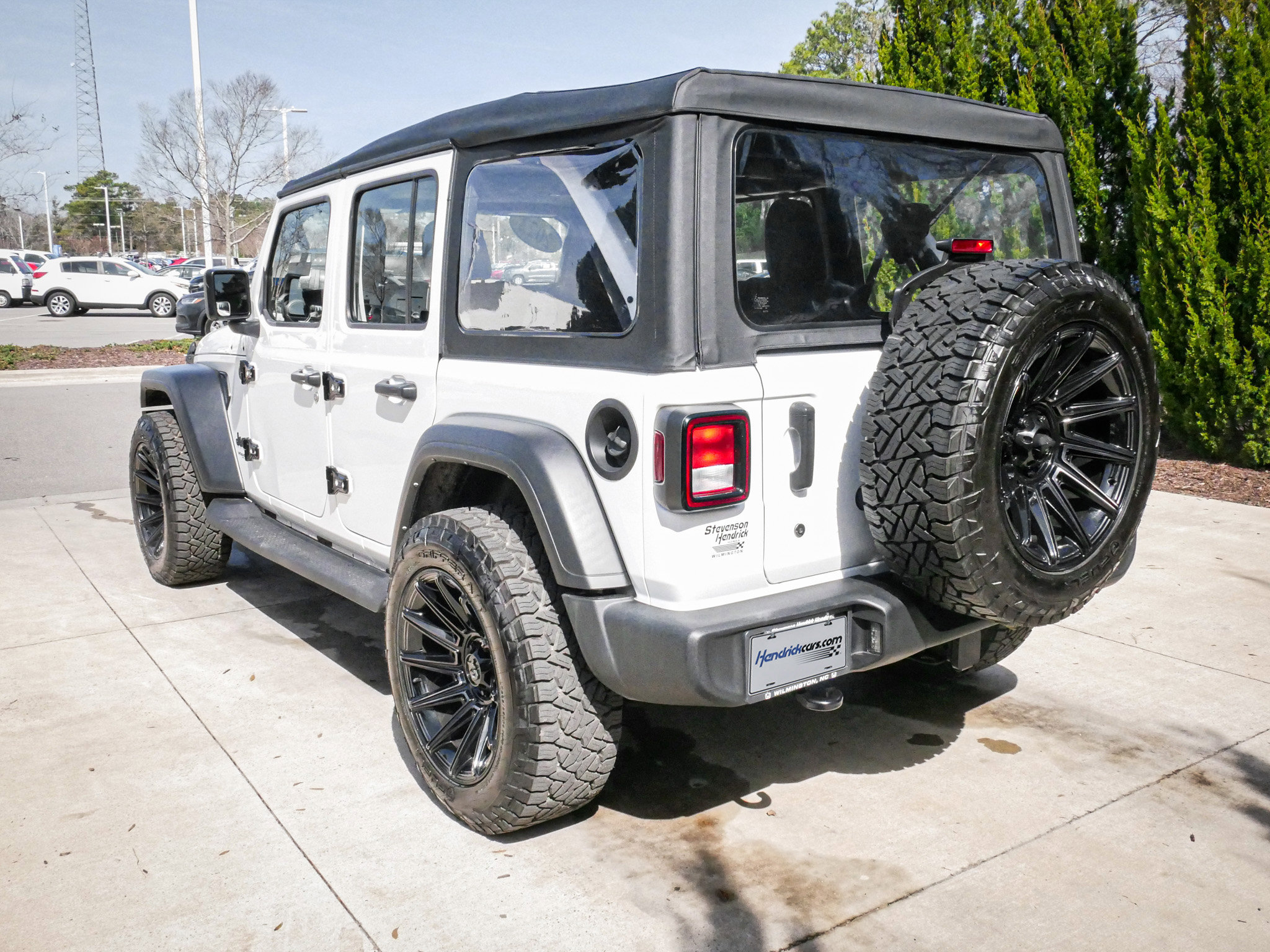 Used 2022 Jeep Wrangler Unlimited Sport AWD/4WD image 8