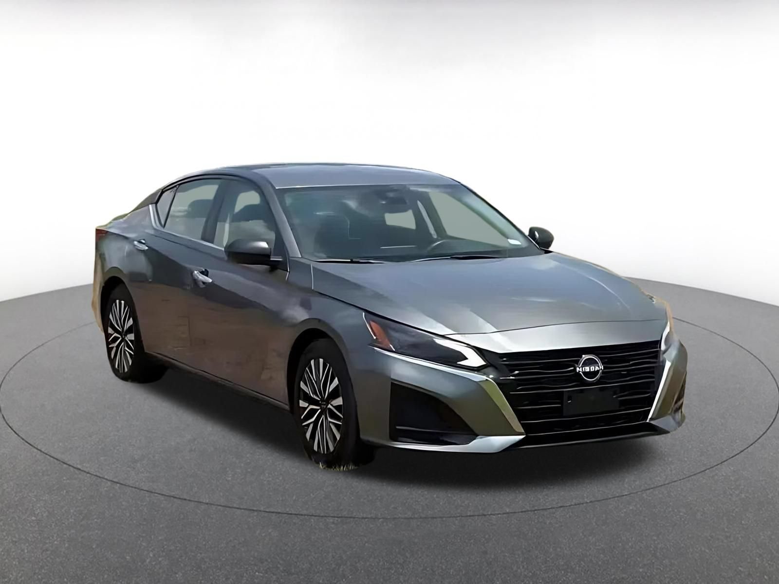 Used 2025 Nissan Altima 2.5 SV FWD image 3