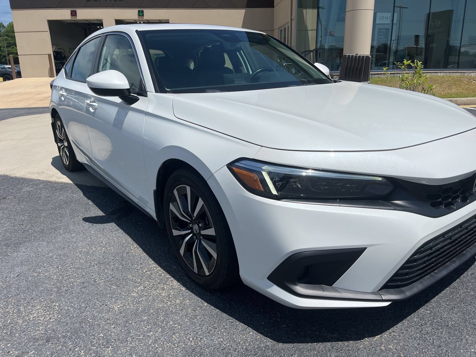 Used 2024 Honda Civic EX-L image 2