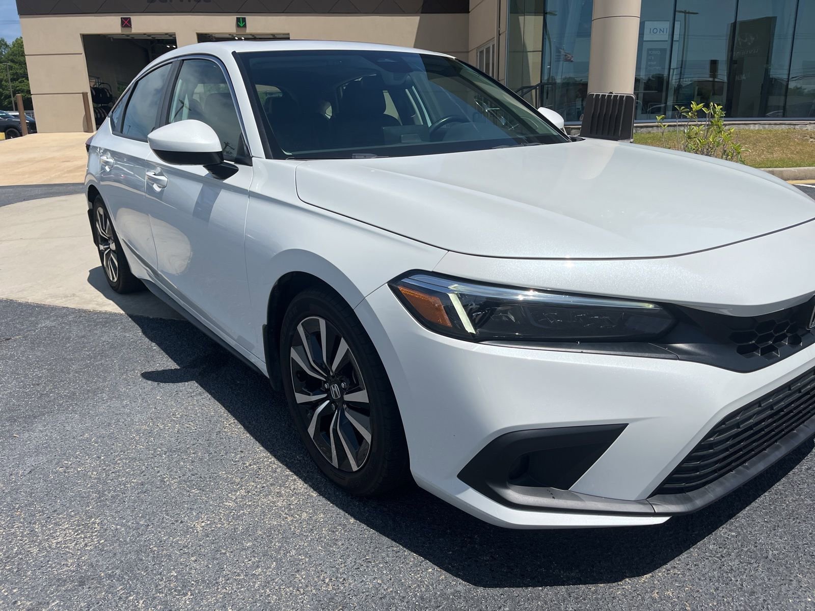 Used 2024 Honda Civic EX-L image 2